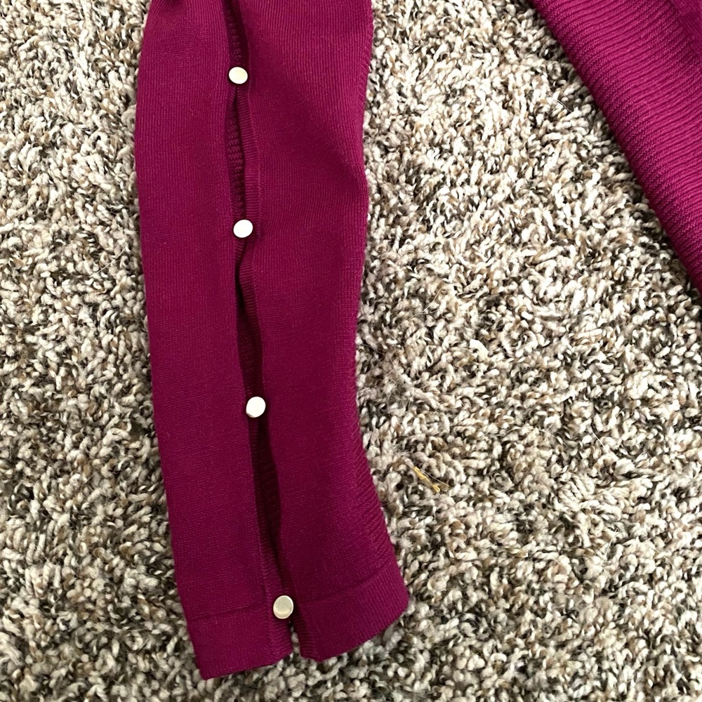 Cache Sweater - Picture 3 of 4